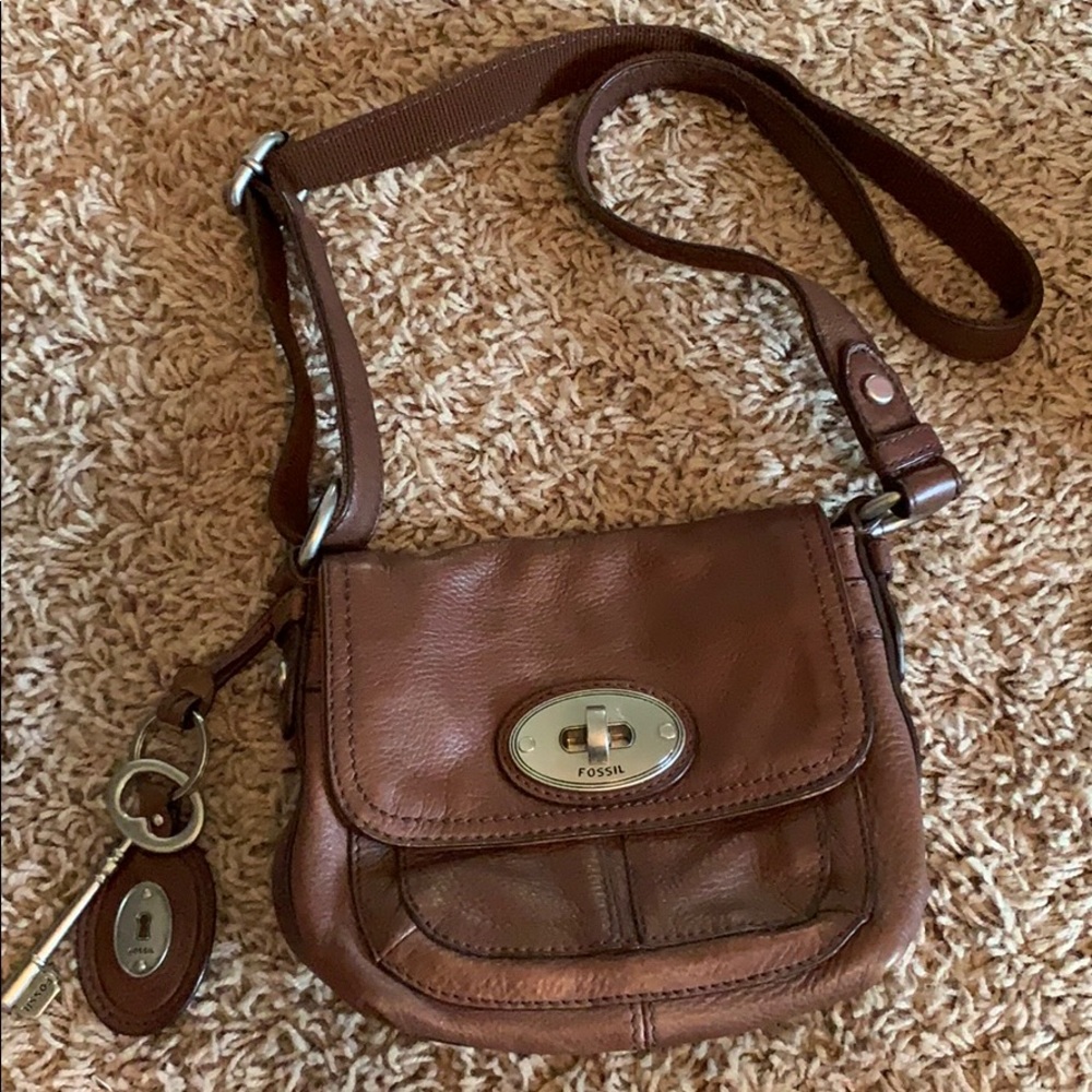 Fossil purse with adjustable straps